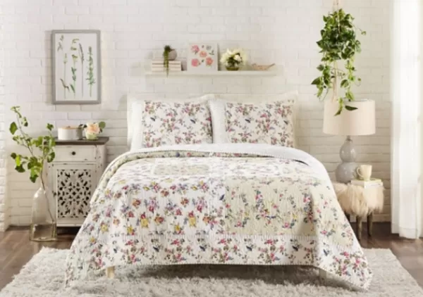 Quilts-Kirkland's Home Jessica Simpson Phillipa Queen Quilt Set Pink